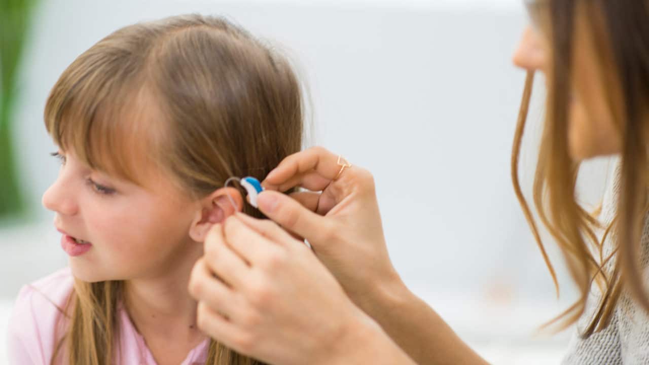 how-to-become-an-audiologist-career-girls-explore-careers